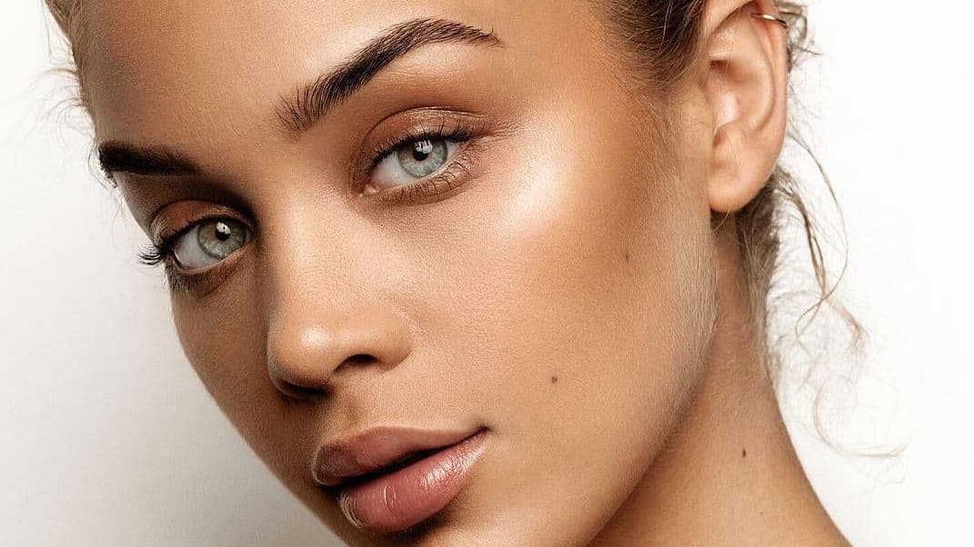 Glowy Macam Hailey Bieber Memang Cantik, Tapi Sesuai Ke Dengan Cuaca Malaysia?