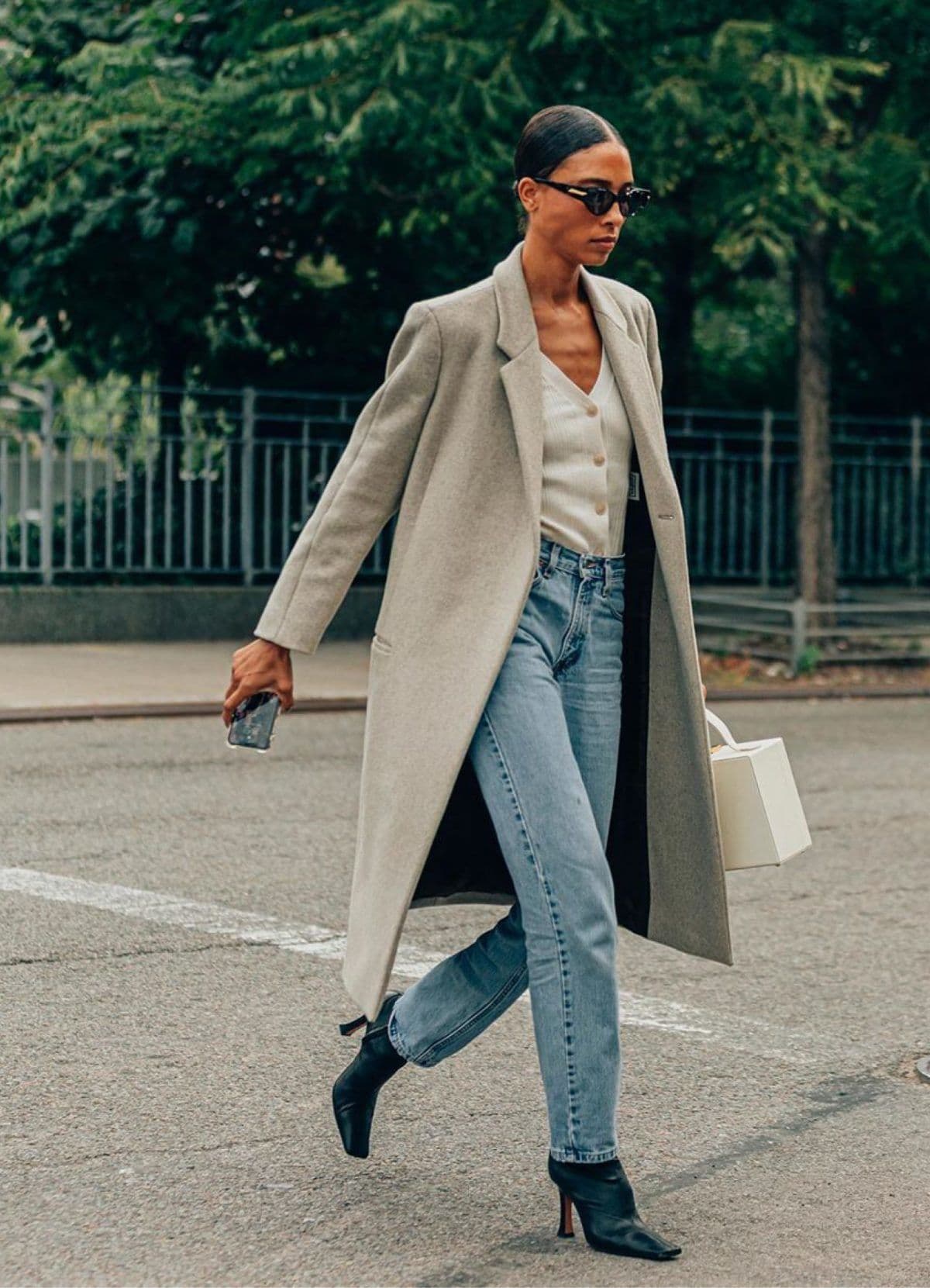 Baju Basic, Tapi Aura Mahal: Formula Outfit Yang Tak Try Hard